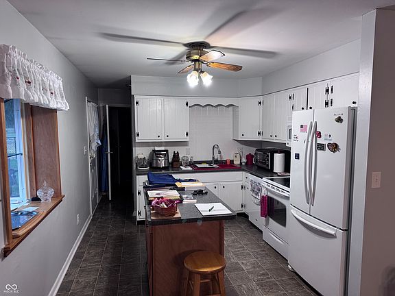 5th image of 55 Lexington Ln