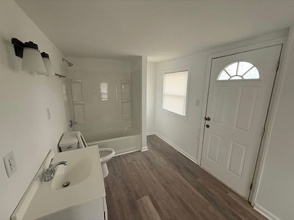 3rd image of 219 Boone Ave