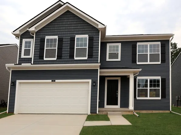 370 Edge Brook Dr, Holly, MI 48442
