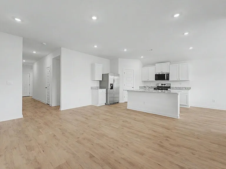 3070 Rosalee Ln — Photo 3