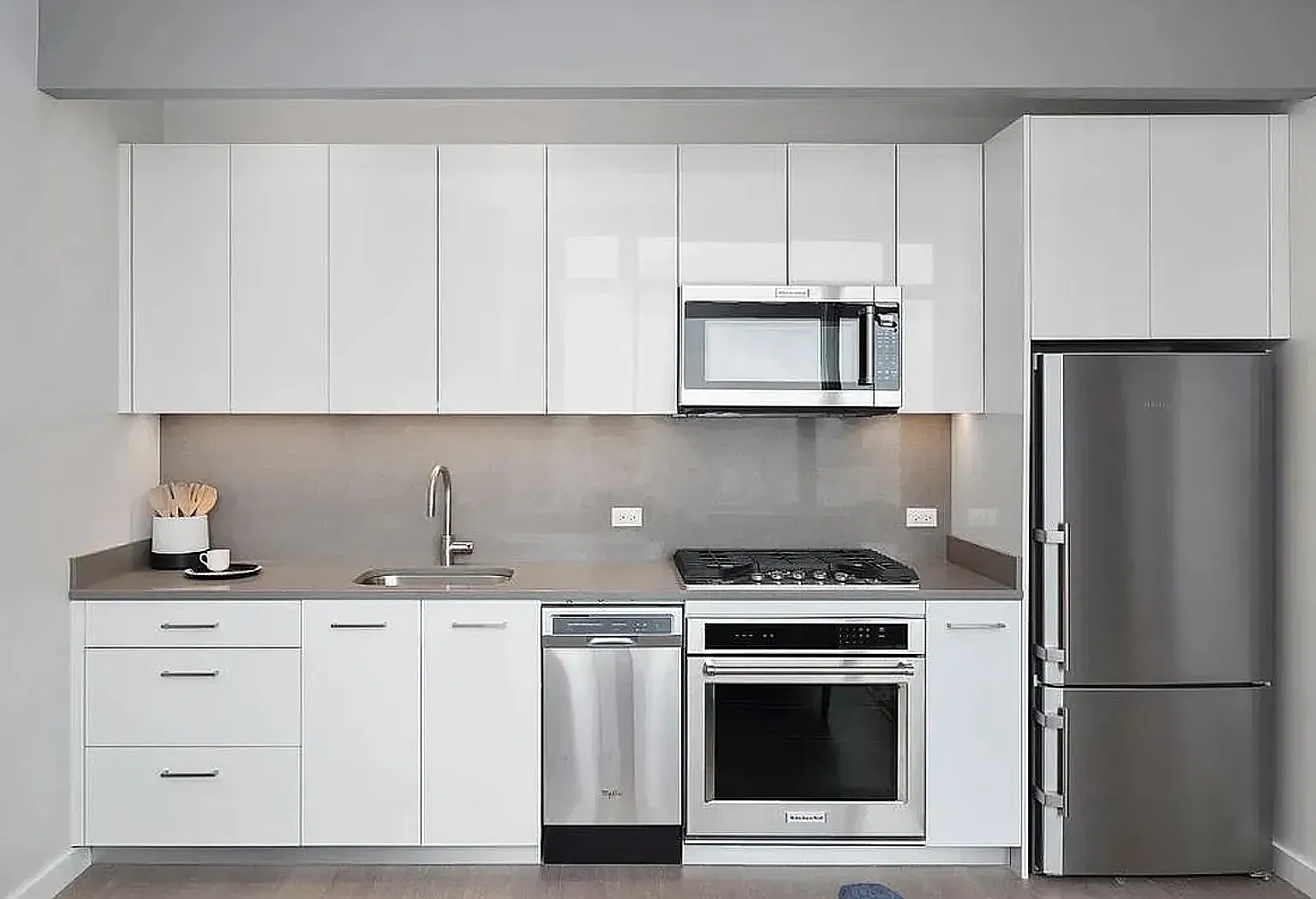 42 West 33rd Street — Photo 1