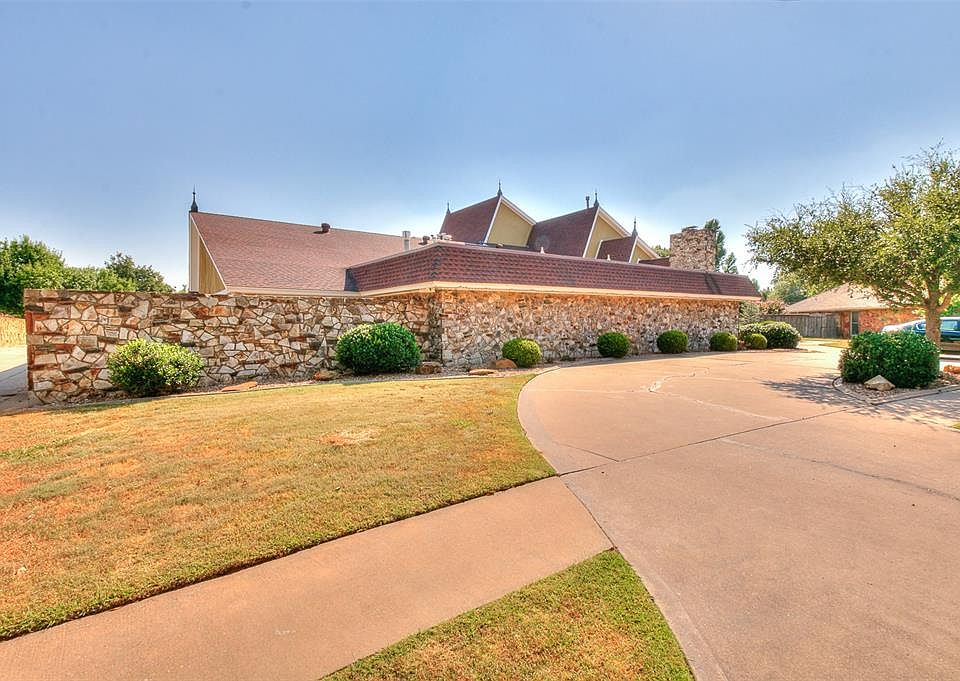8104 Brownsville Ln, Bethany, OK 73008 | Zillow