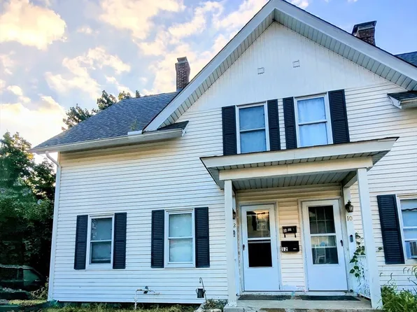 12 Oak St #12, Whitinsville, MA 01588