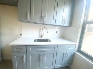30-87 34th St #3R, Astoria, NY 11103