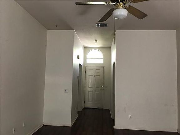 5th image of 2302 Larston Ln