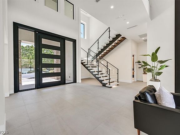 2nd image of 34 Vintage Canyon St
