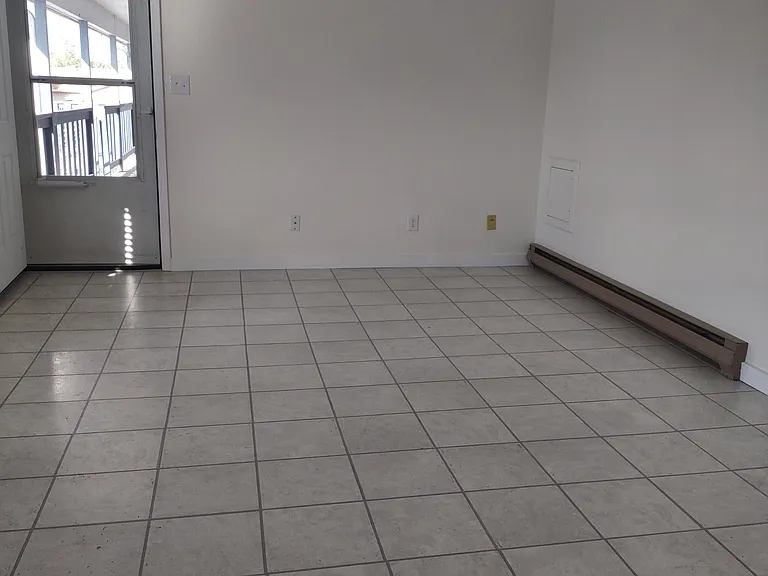 216 Glenda Dr #6 — Photo 3