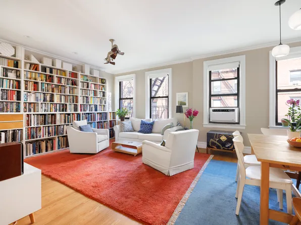 130 West 16th Street image 1 of 15