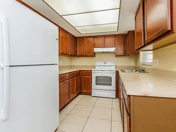 3rd image of 239 La Paz Dr #1