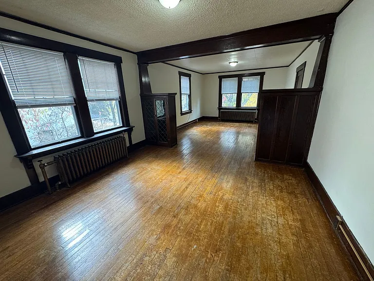 616 S Grand Ave — Photo 1