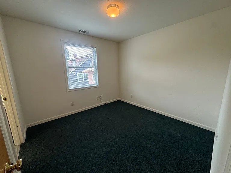 2527 Piedmont Ave #C — Photo 8