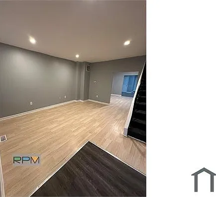 3 bed, $1,900 — Photo 1
