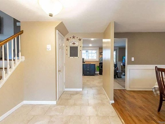 4th image of 6 Savoy Ct