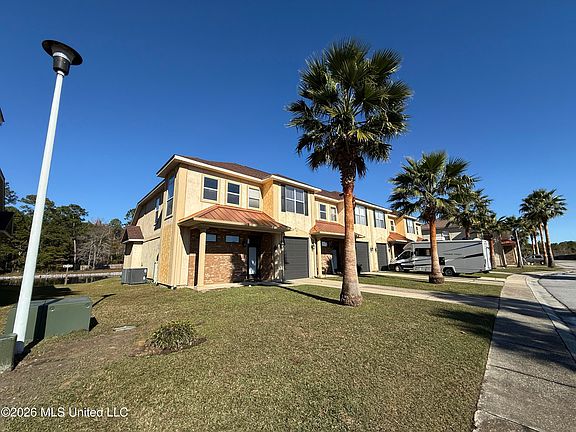 5th image of 314 Capri Pl
