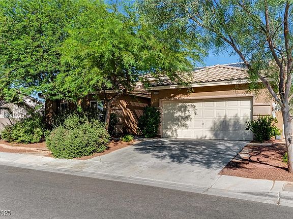 3rd image of 1006 Coldwater Falls Way