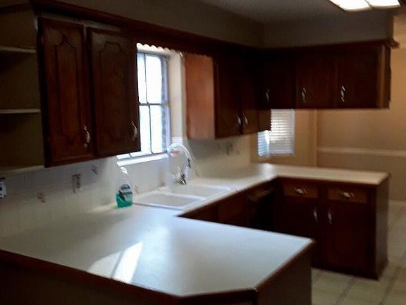 4th image of 1706 Salem Dr