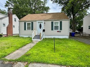 95 Victoria St, Springfield, MA 01104