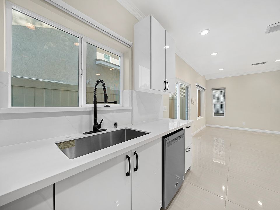 Glossy finished premium cabinets