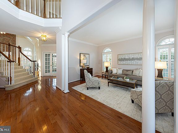3rd image of 8606 Cross Chase Ct