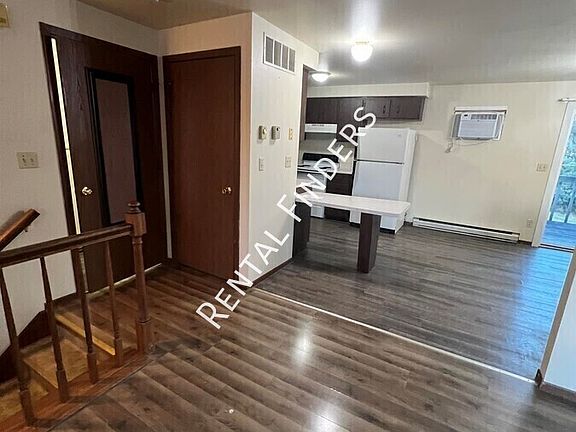 3rd image of 490 Cedar St