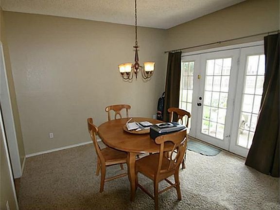 3rd image of 2016 Crestside Dr