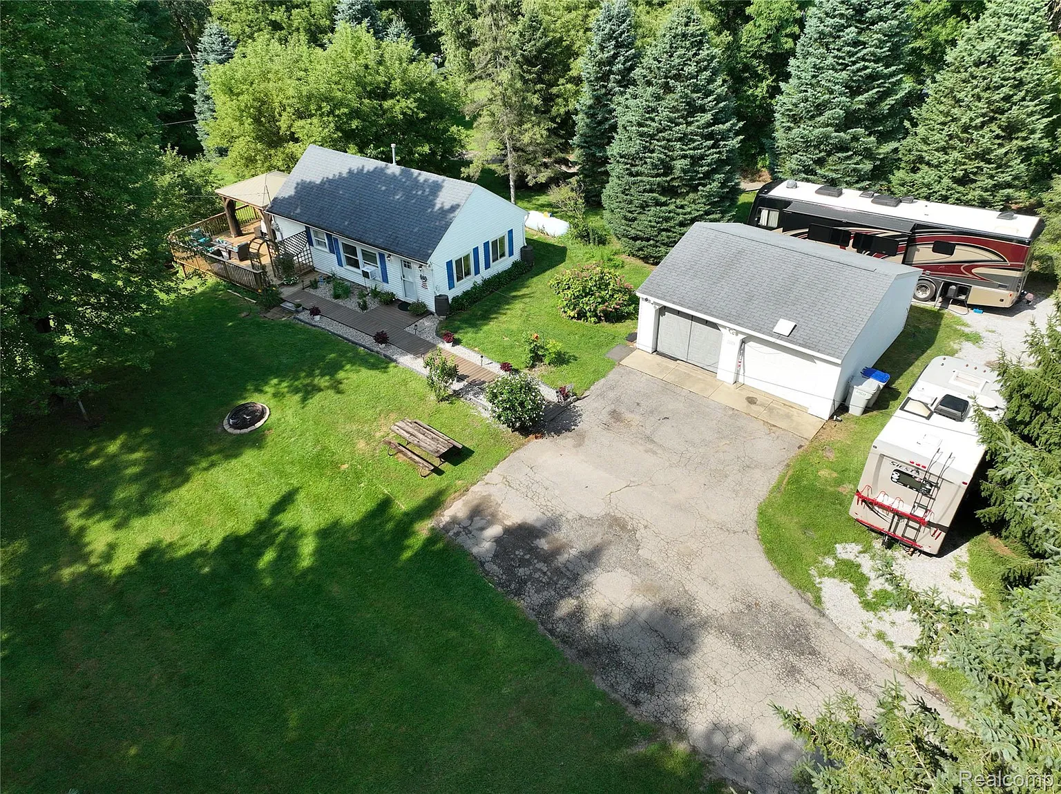3220 Swarthout Rd photo 1