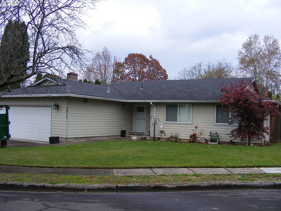 2nd image of 3012 SE Lewis Ct