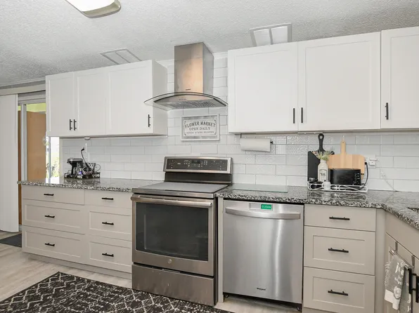 8009 Meadowlark Lane, Port St Lucie, FL 34952