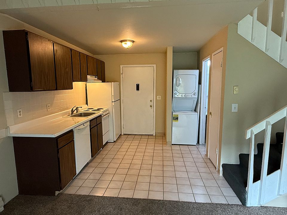 1st image of 3023 E Jackson Ave #3023