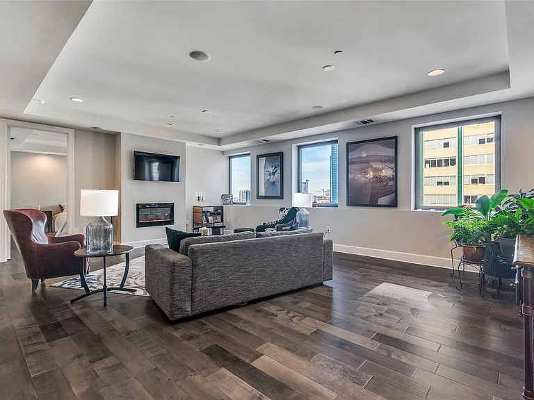 1505 Elm St #1504 — Photo 9