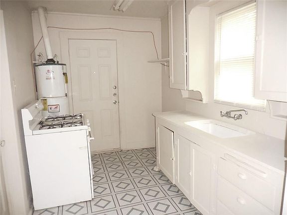 5th image of 1503 Oakland St