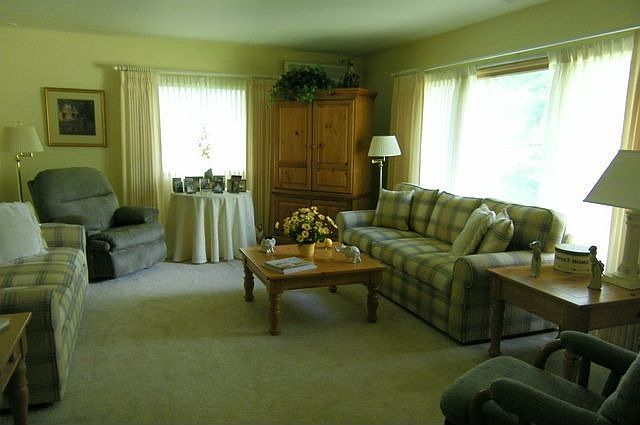 2nd image of 206 5th Ave E