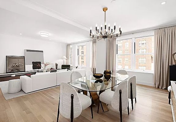 2nd image of 150 E 72nd St APT 5E