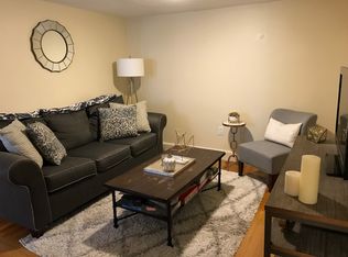137 Peterborough St APT 33, Boston, MA 02215