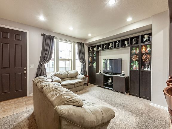 5th image of 497 E Frost Ln