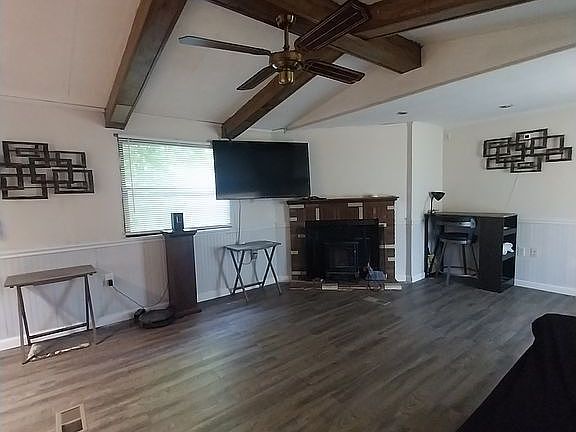 2nd image of 10 Parkway