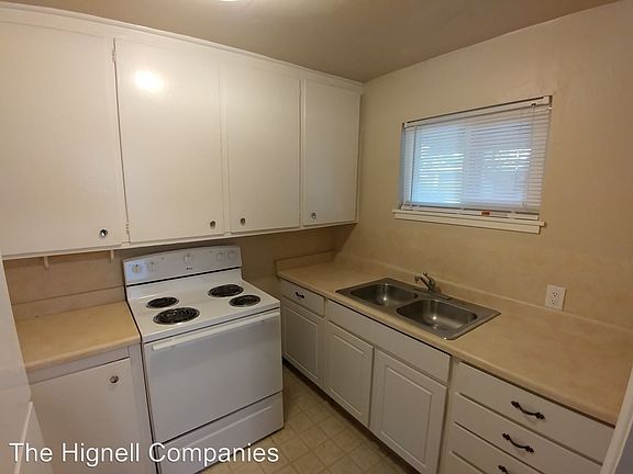 3rd image of 760 West St