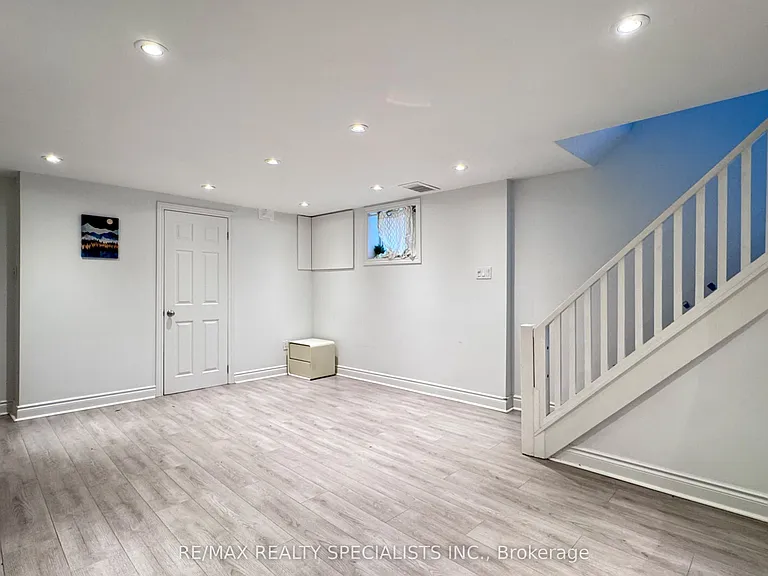 131 Searle Ave #BASEMENT — Photo 17