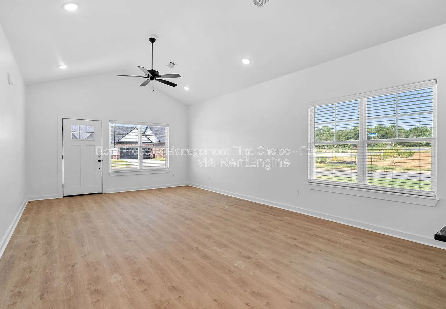 3 bed, 2.0 bath, 1470 sqft, $1,600 — Photo 3
