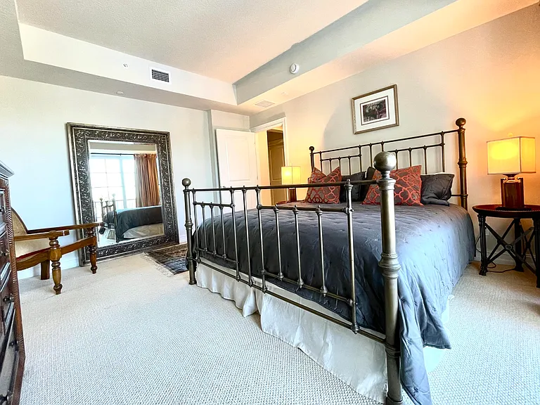 431 Bay Colony Dr N — Photo 16
