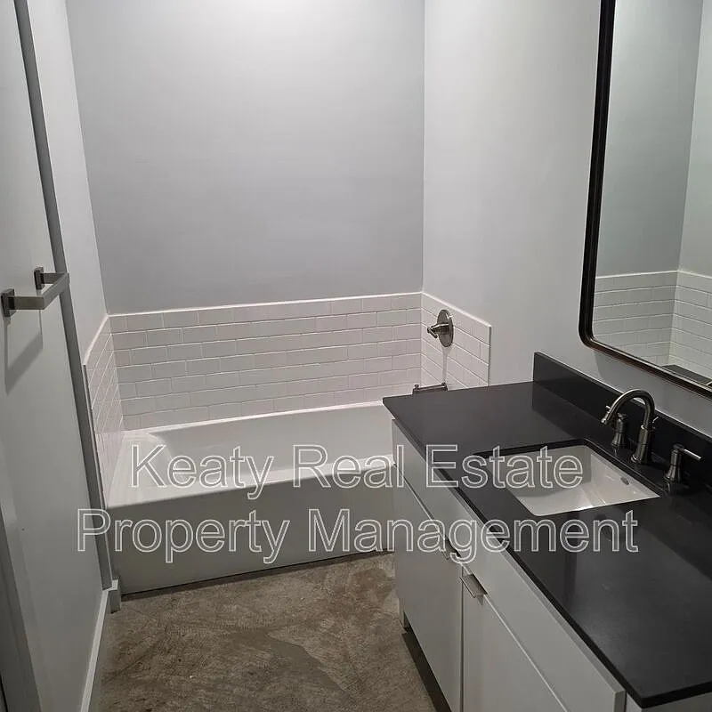 2 bed, 2.0 bath, 1000 sqft, $1,600 — Photo 4