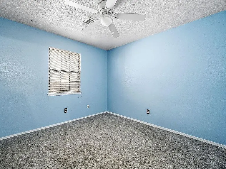 12312 SW 14th St — Photo 4