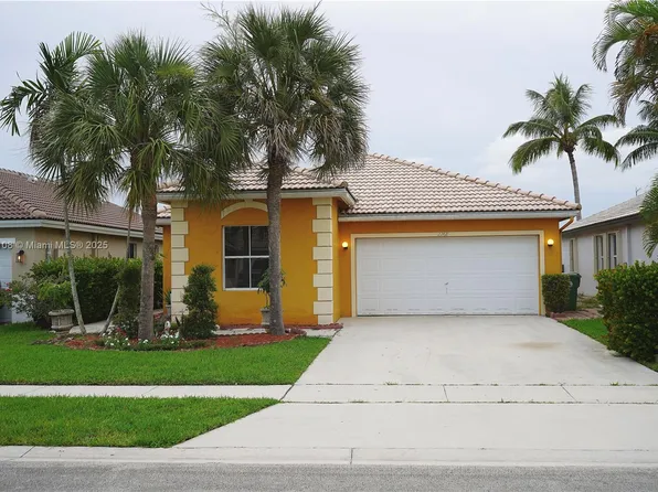 2268 NW 208th Way, Pembroke Pines, FL 33029