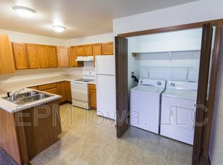 611 Johnson St APT 6, Waterloo, IA 50702