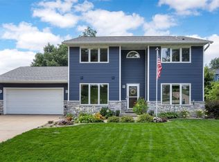 1613 Whitters Way NW, Cedar Rapids, IA 52405