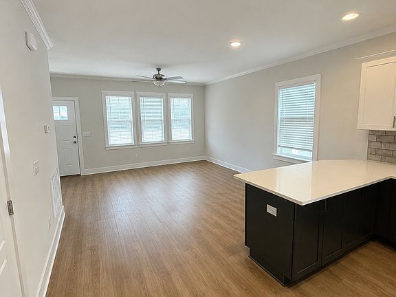 2nd image of 1000 Linwood Ave