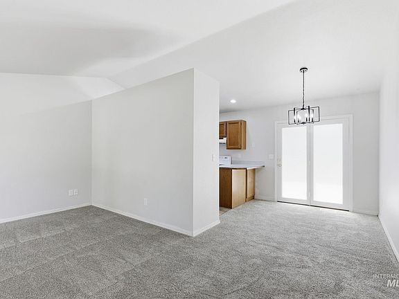 4th image of 5231 W Albion Ct