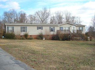 89 Susan Lynn Dr, Laurens, SC 29360