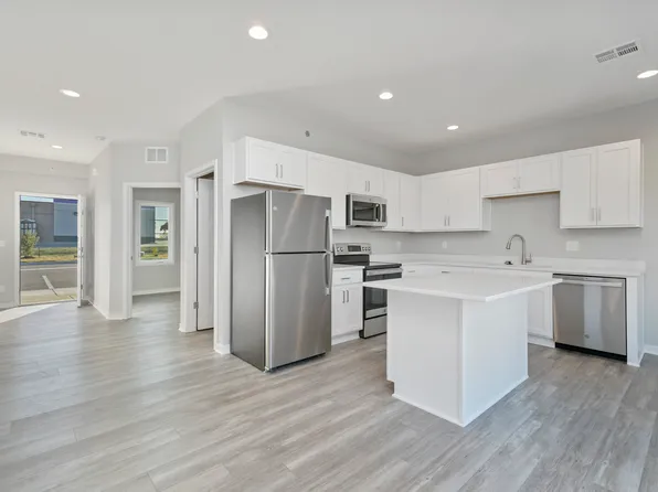 1010 Sugarland Dr #C, Pleasant Hill, MO 64080