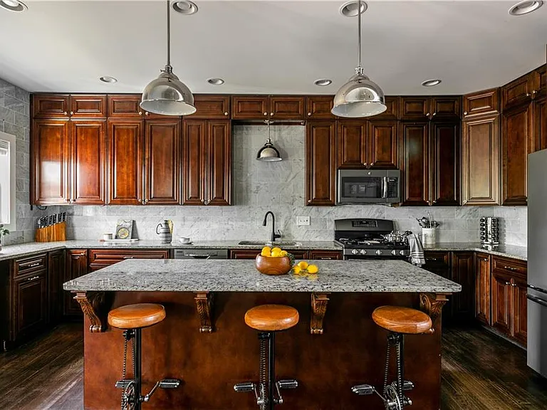 1278 Wylie St SE — Photo 3